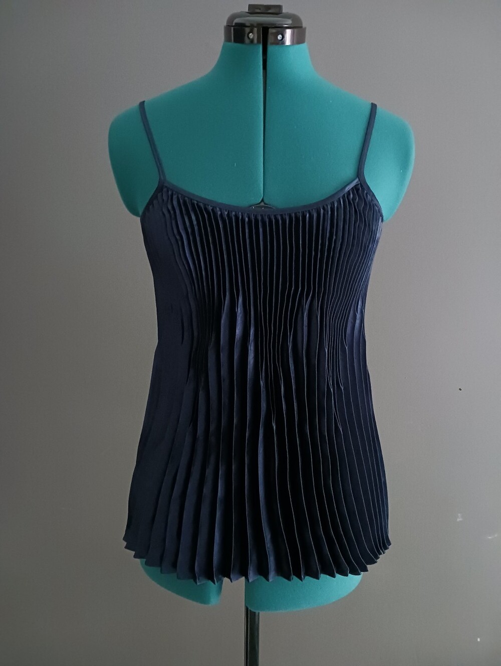 VINCE.chevron Pleated Japanese Satin Camisole Tank Top Blue Navy Size S